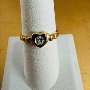 10K Yellow Gold Diamond Heart Ring Romantic Solitaire Design size 7.5